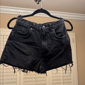 PrettyLittleThing Black Frayed Hem Jean Shorts
